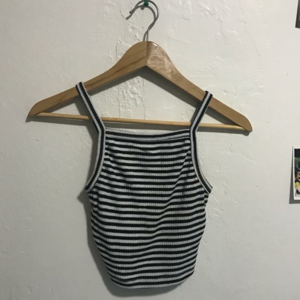 Black and white cropped tank